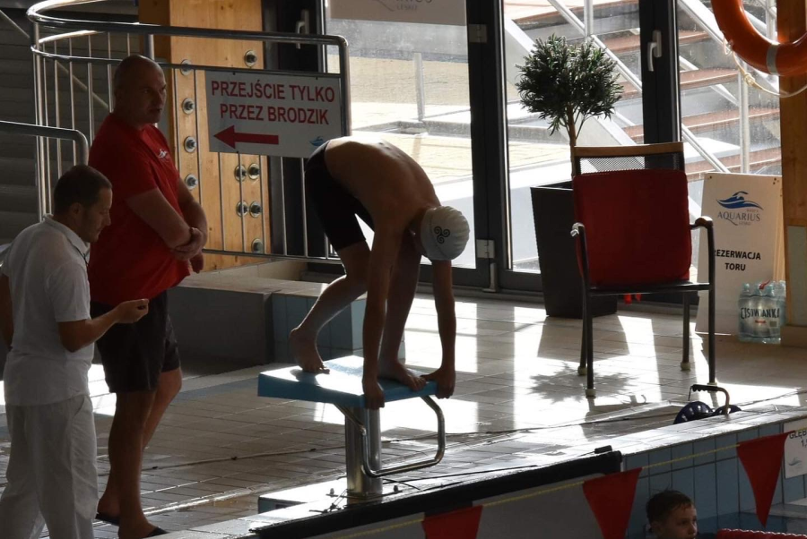 Mikołaj z kolejnymi medalami w pływaniu