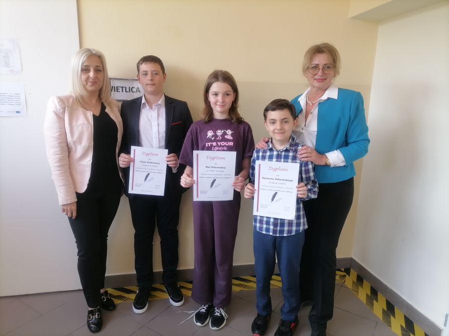 Szkolny Konkurs Literacki - "Pędzlem i piórem o tej, która sercu najbliższa"